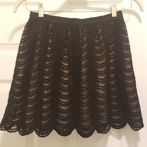 Club Monaco Scalloped Black Lace Skirt Size 2 - Picture 1 of 7